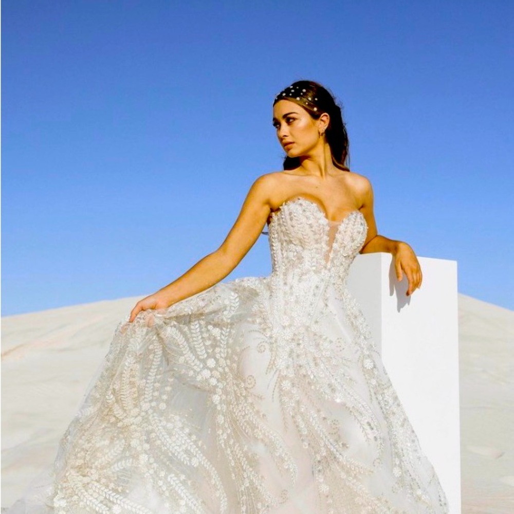 Zavana Couture Bridal Wedding Gown - Never Altered or Worn